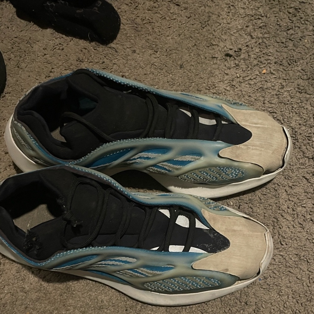 Yeezy Sneakers in Blue and Cream